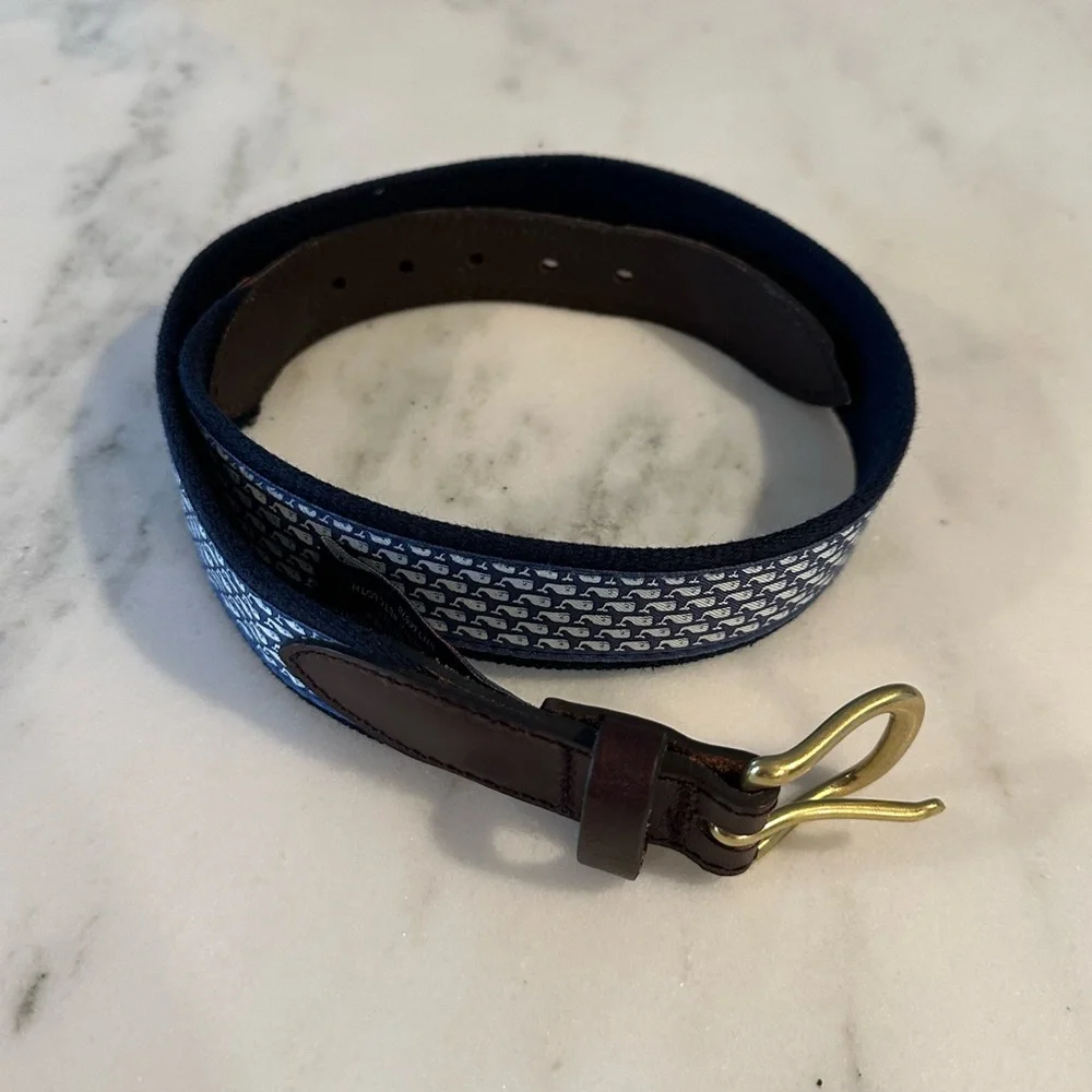 Vineyard Vines Boys’ Leather Trim Whale Print Canvas Club Belt Size 28